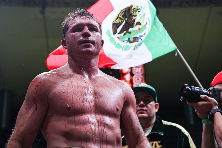 Canelo-Alvarez-victory-Melina-Pizano-Matchroom-770x513.jpg