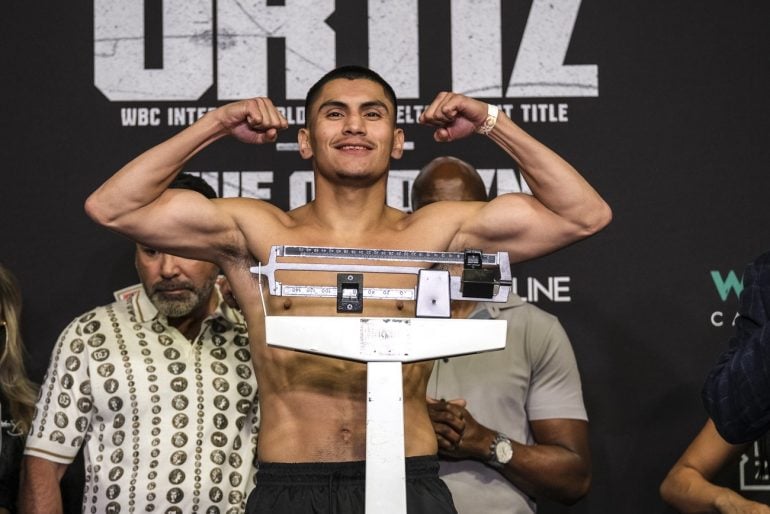 thumbnail_Main-Event-Weigh-In-3-770x514.jpg