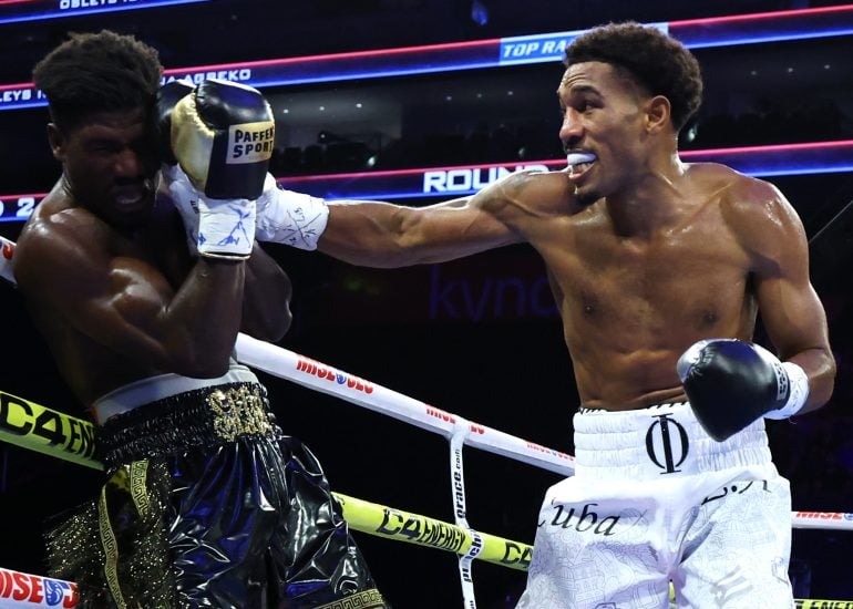 Osleys-Iglesias-vs-Sena-Agbeko_action2-770x550.jpg