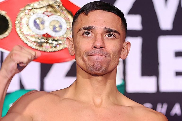 luis-alberto-lopez-grins-after-weigh-in-770x513.jpg