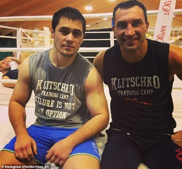 89336767-13819273-Allen_banked_his_biggest_sparring_payday_from_former_world_hea.jpg