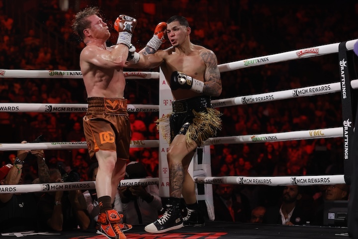 CaneloAlvarez_EdgarBerlangafight4.jpg