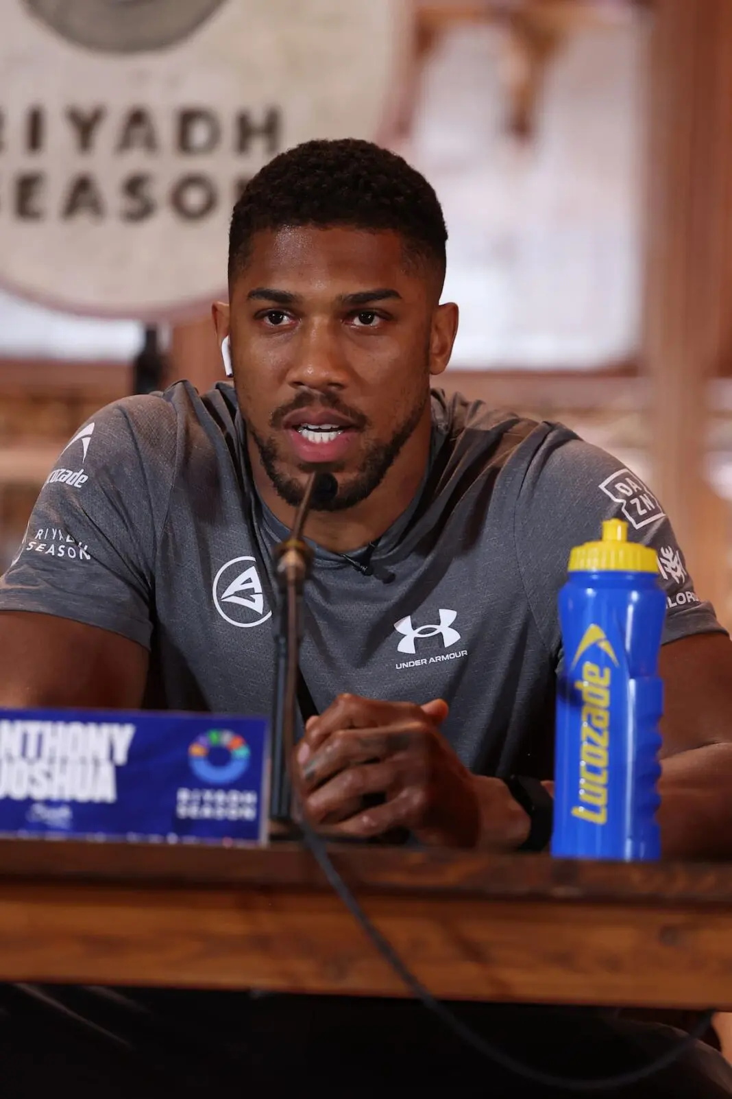 anthony-joshua-mic-press-conference-1068x1602.jpg_ͼ.jpg