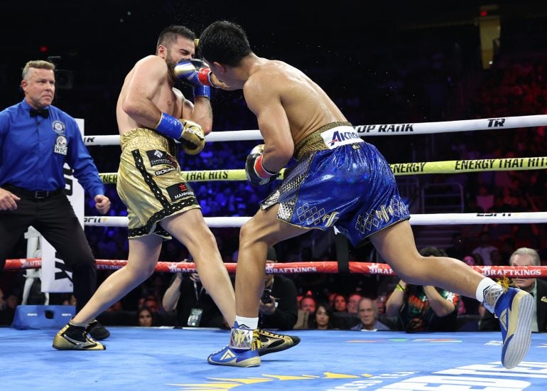 Jaime-Munguia-vs-Erik-Bazinyan_action19-770x550.jpg