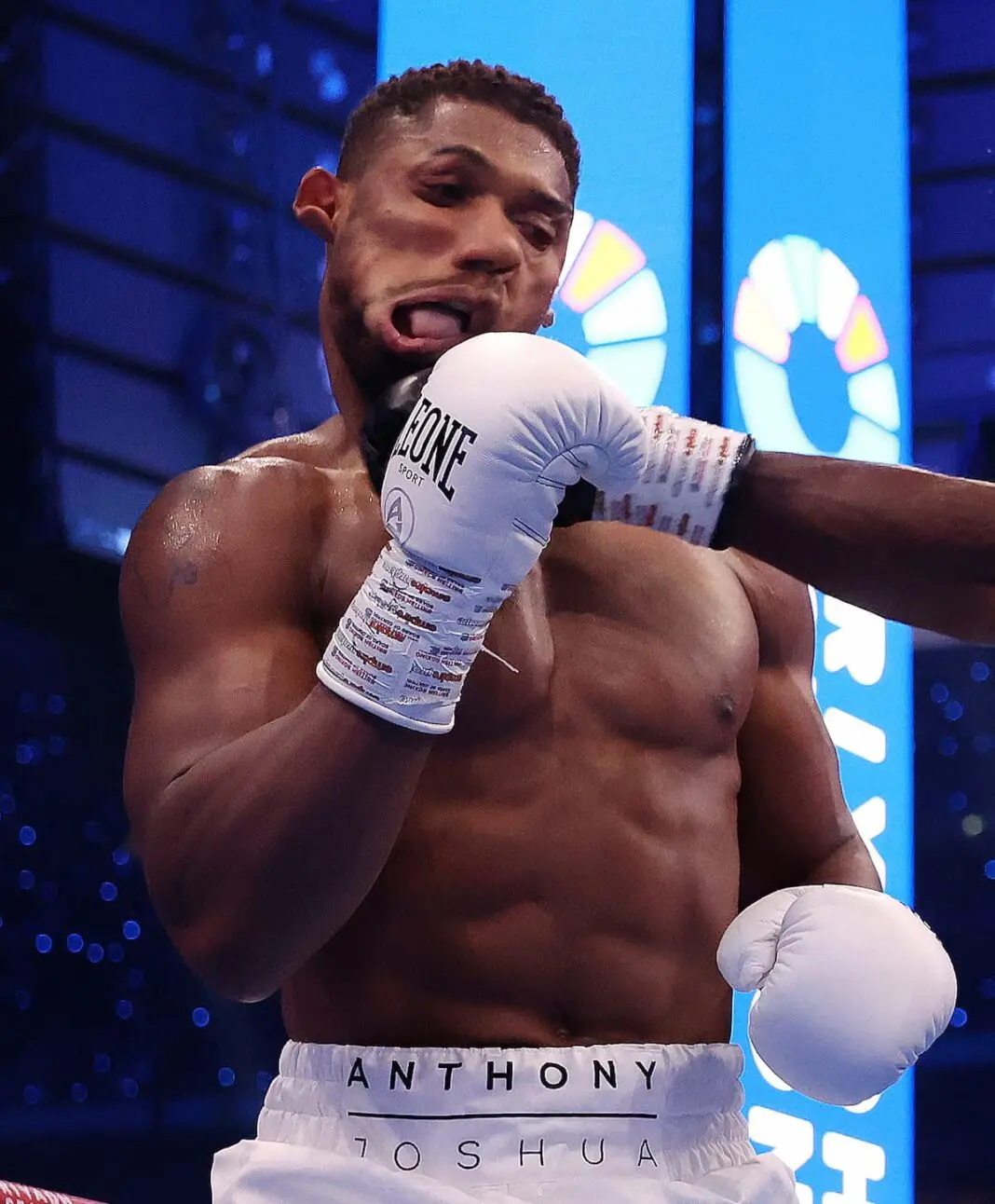 anthony-joshua-punched-1068x1292.jpg_ͼ.jpg
