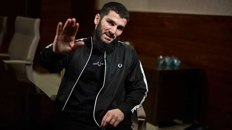 pic-2-artur-beterbiev07102024_1rc1impo52e23105qcn04k9ry2.jpg
