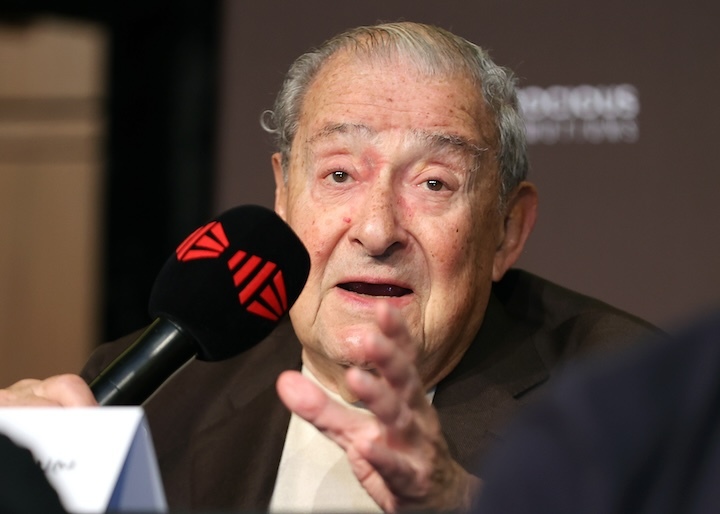 Bob Arum_mic.jpg