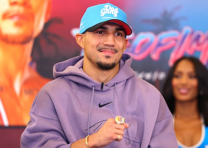 Teofimo-Lopez_smiles.jpg