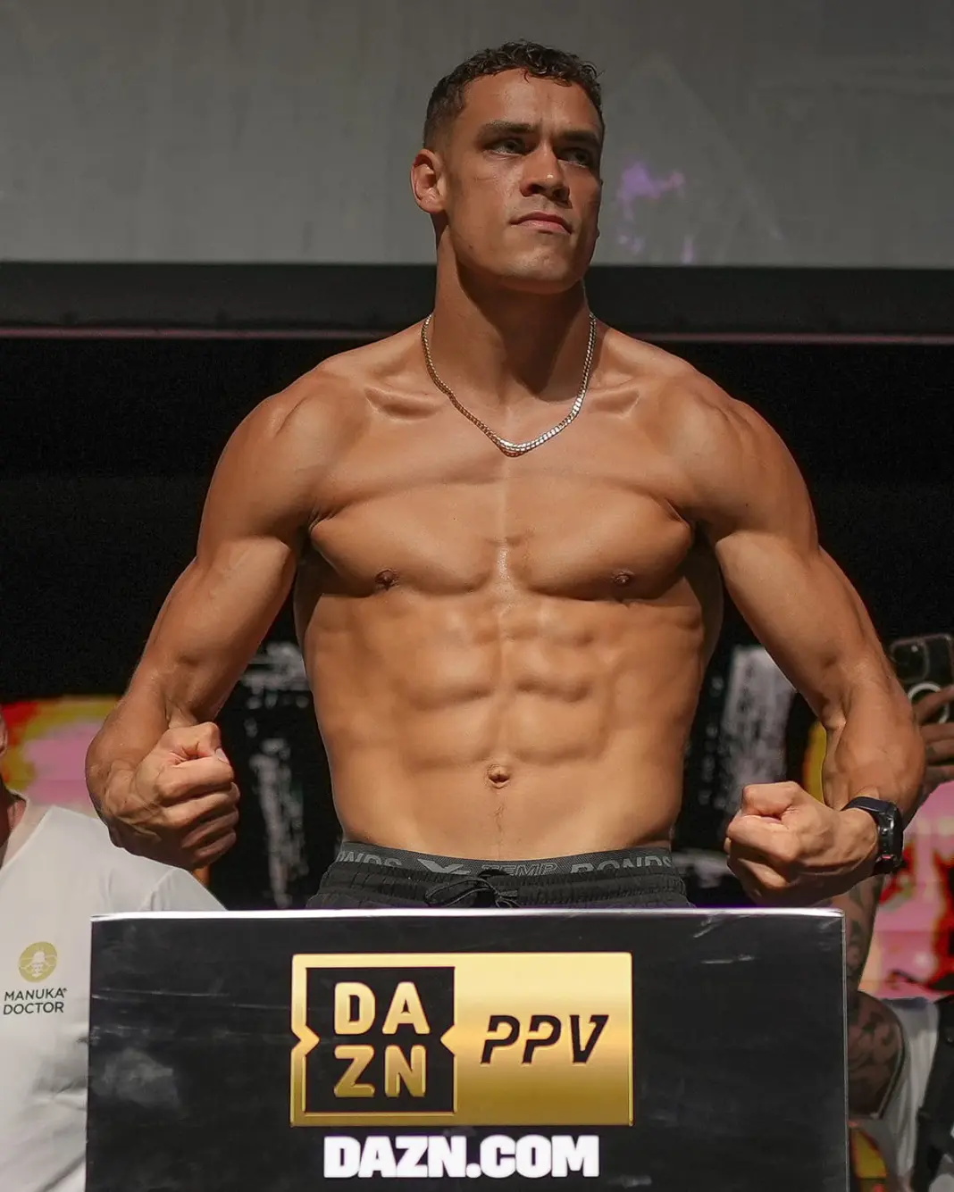 david-nyika-weigh-in-1068x1335.jpg_ͼ.jpg