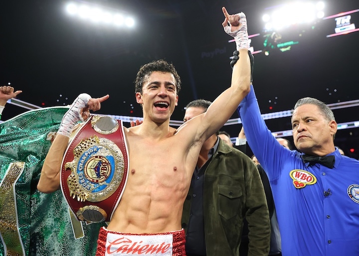 Rafael-Espinoza_victory2.jpg
