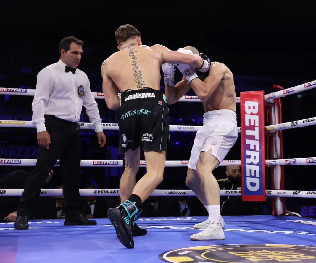 dalton-smith-vs-walid-quizza-punch-1068x887.jpg_ͼ.jpg