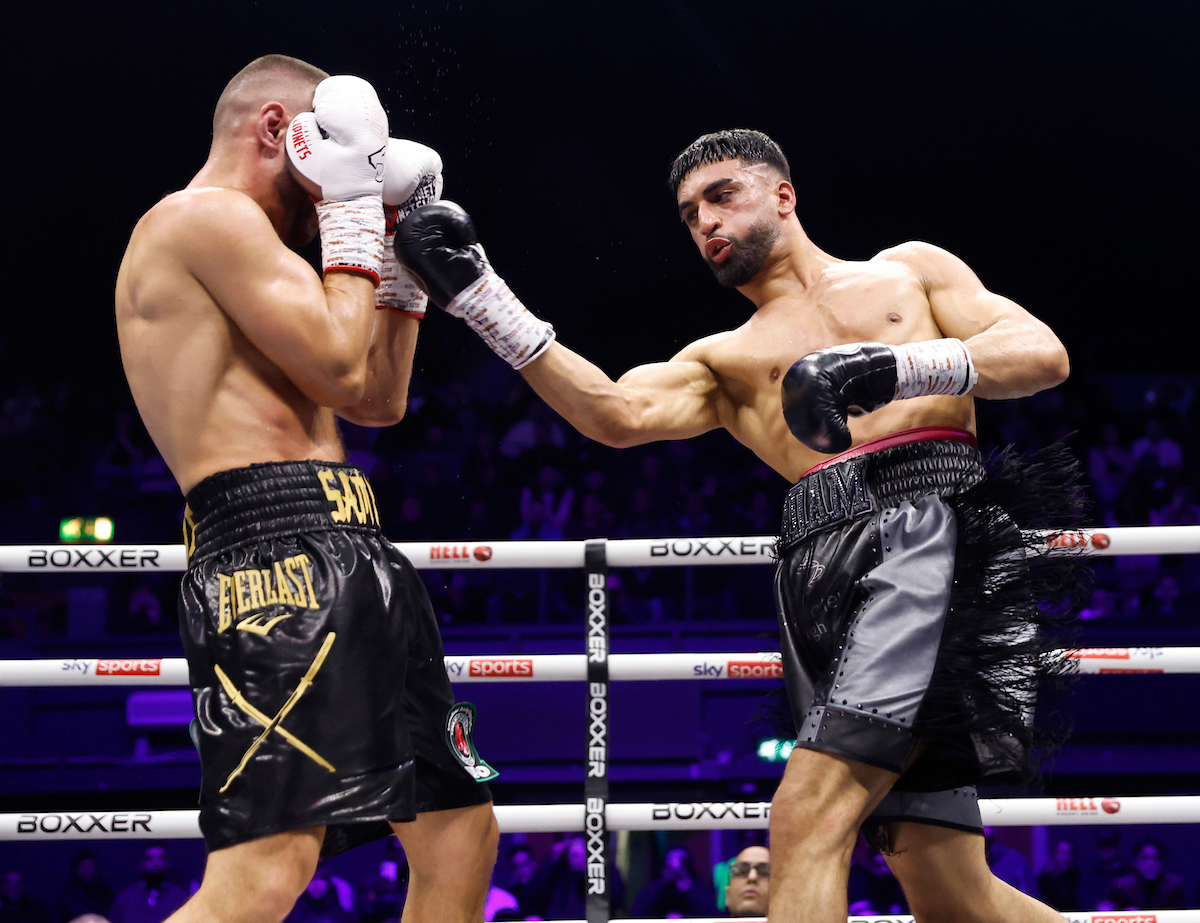 Azim uppercut on Lipinets.jpg