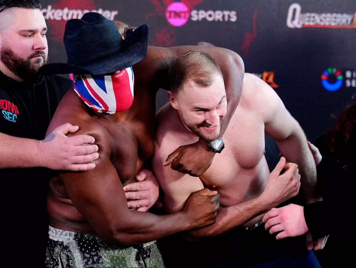 0_Chisora-v-Wallin-Weigh-In-Friday-February-7th_ͼ.jpg