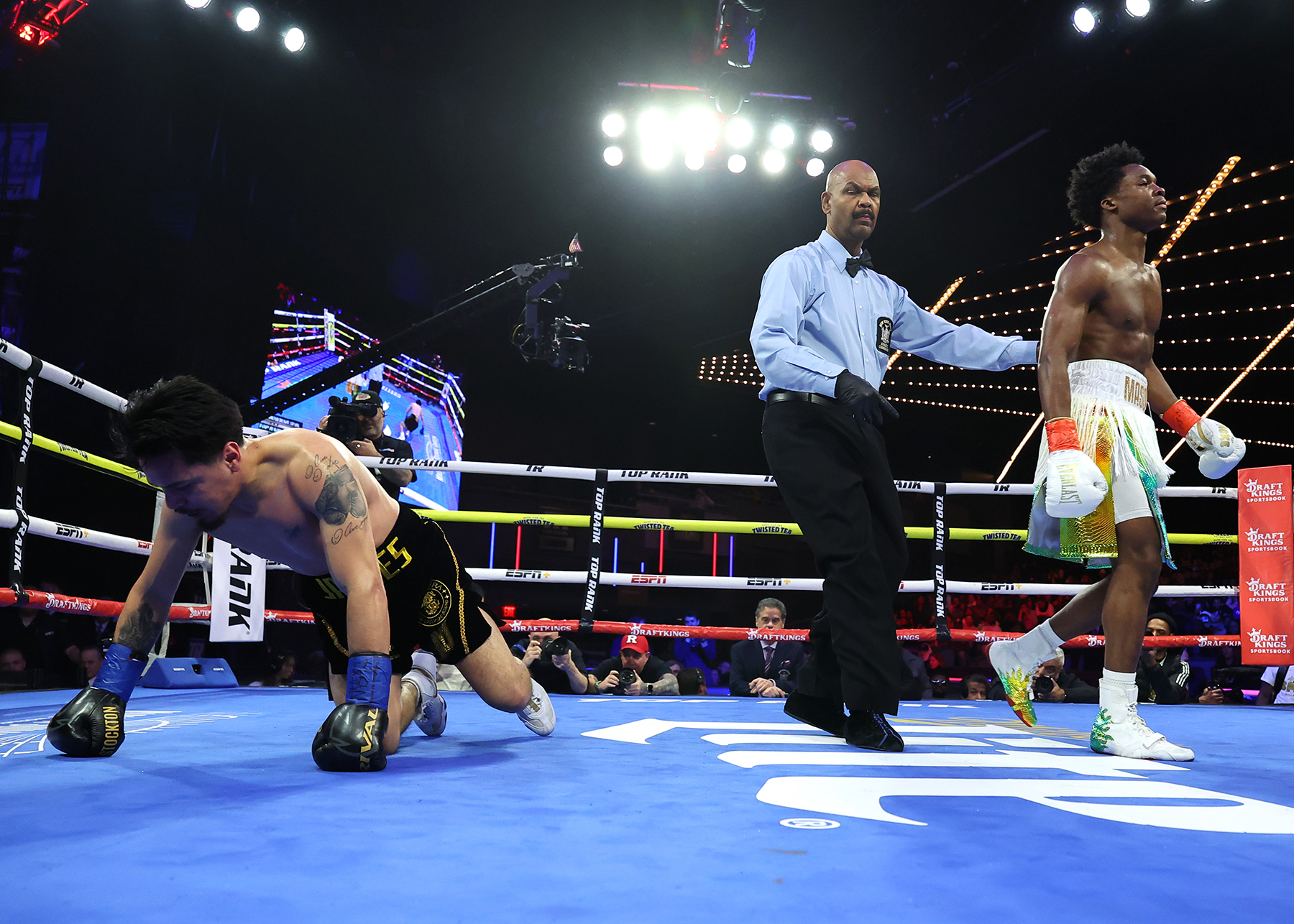 Abdullah Mason vs Manuel Jaimes_knockdown.jpg
