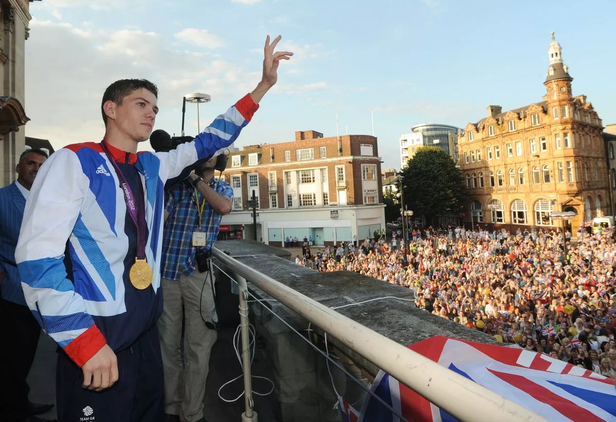 1_Luke-Campbell-Olympic-homecoming_ͼ.jpg