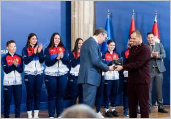 kremliv.meets.vucic.330w.jpg