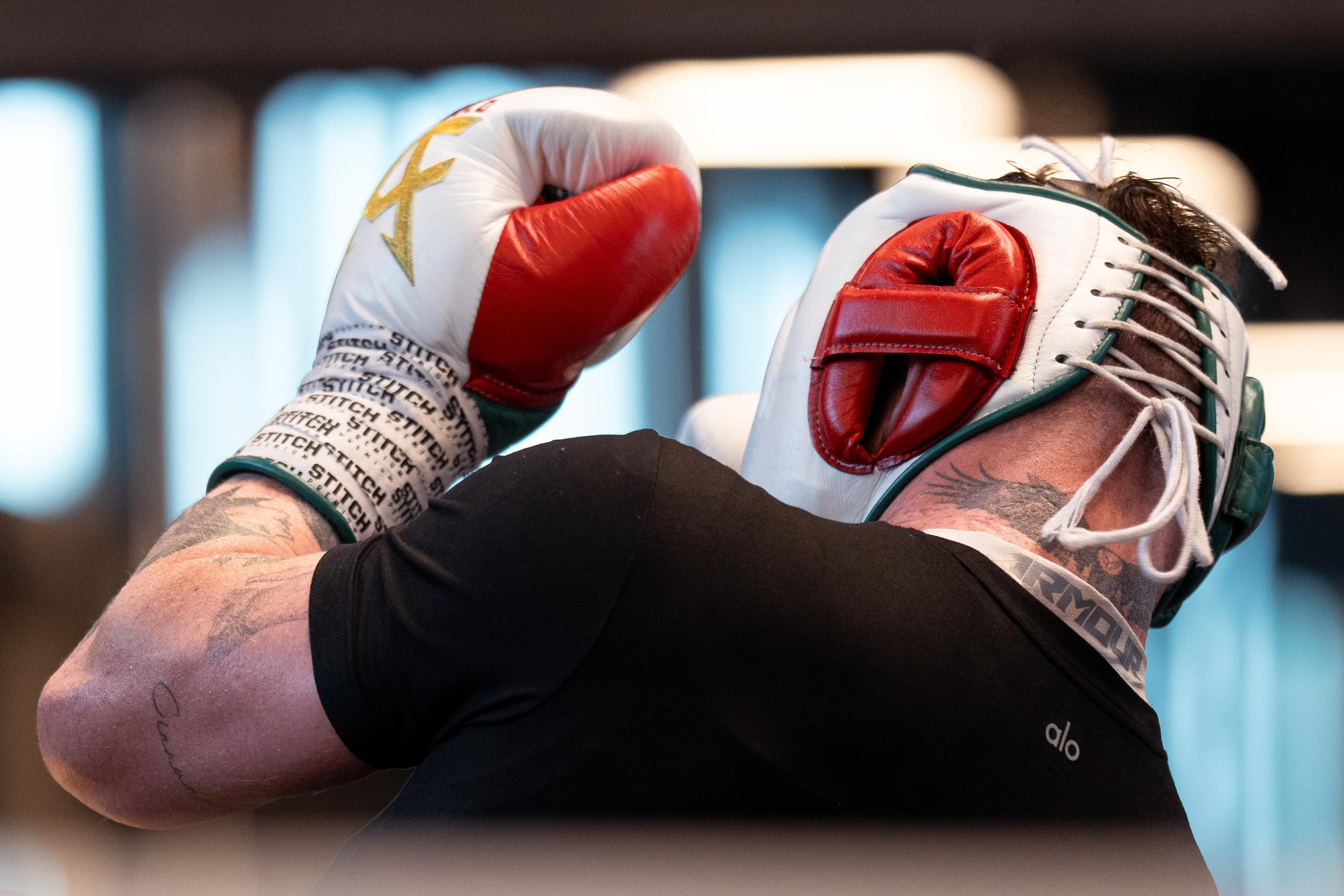 canelo_alvarez_14_5901ba9995.jpg