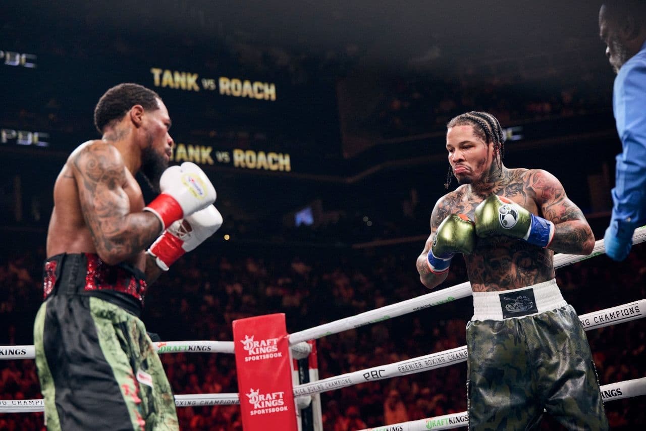 davis_roach_fight_29_3b6403ad24.jpg