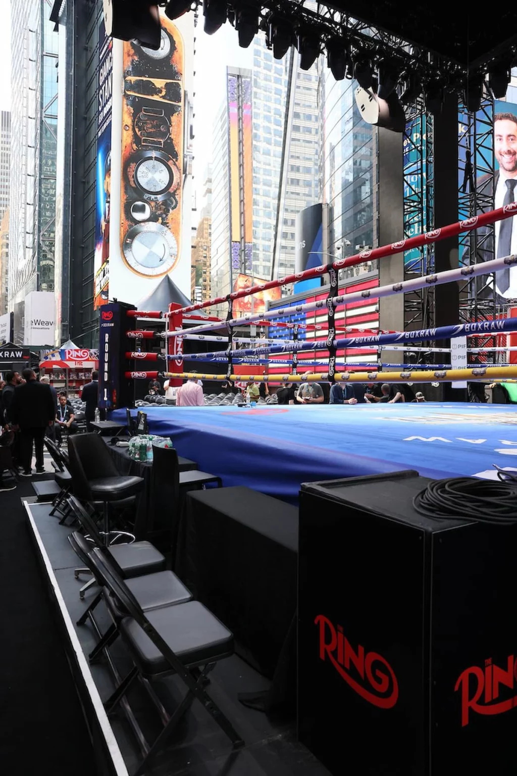 boxing-ring-times-square-new-york-city-1024x1536.jpg_ͼ.jpg