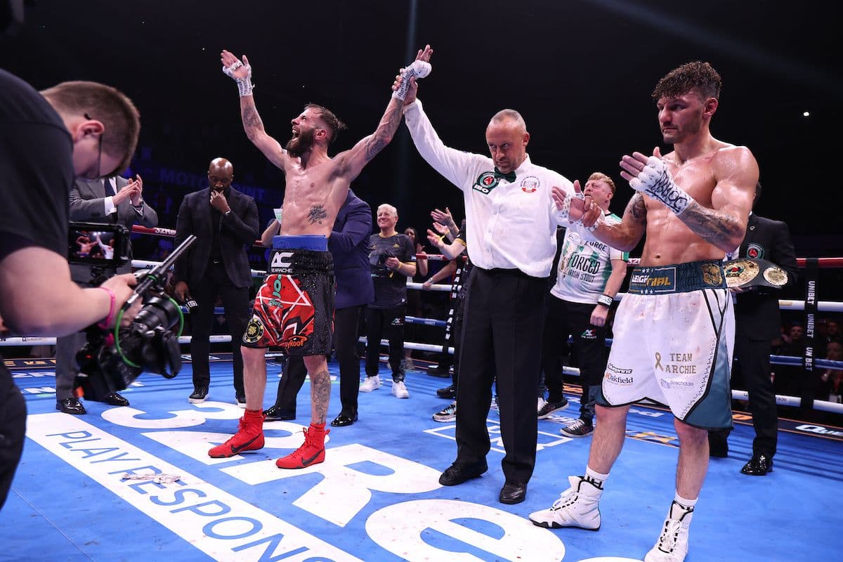 cacace_wood_fight_40_4b1930d4af.jpg
