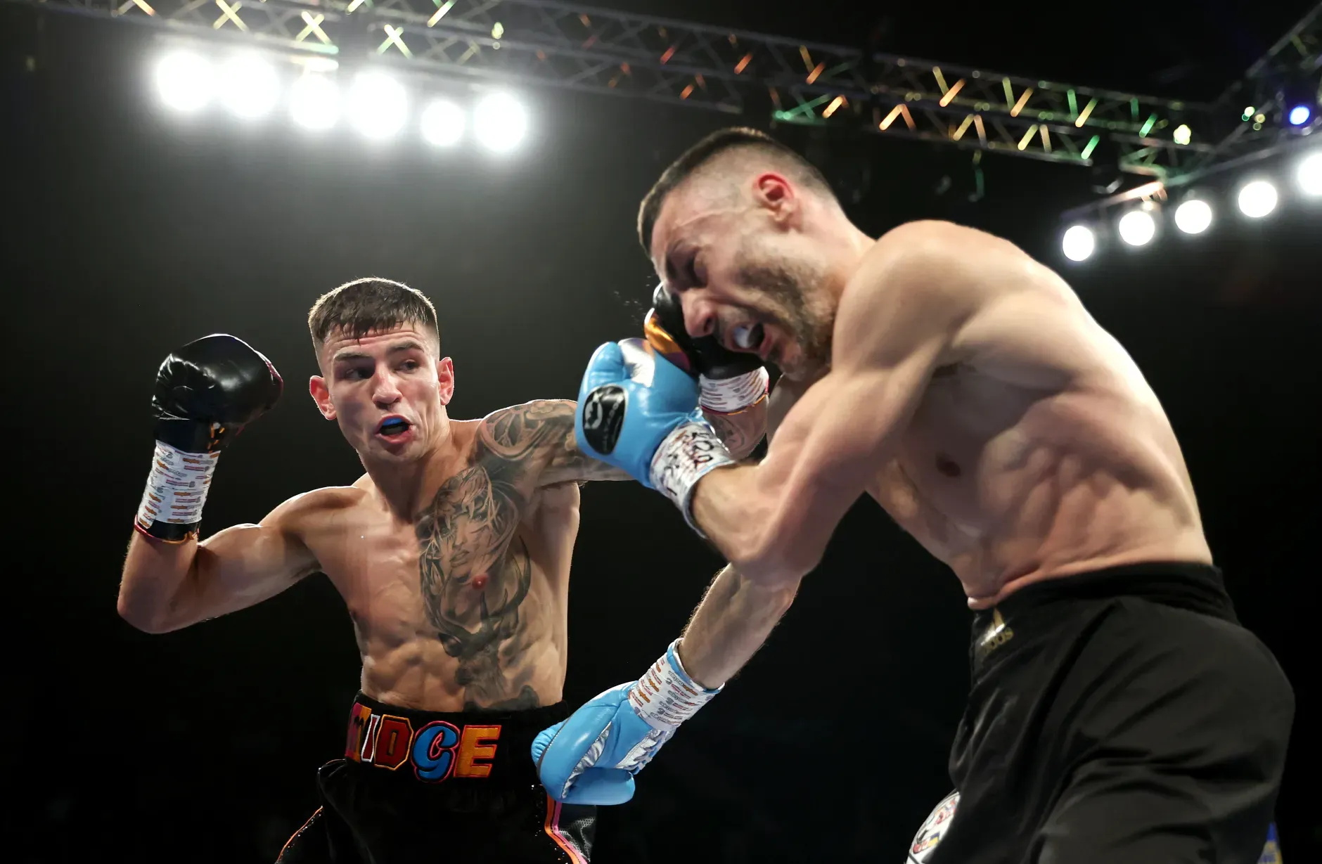 sam_noakes_punches_vincenzo_finiello_792144410_jpg_6976aa5776_ͼ.jpg