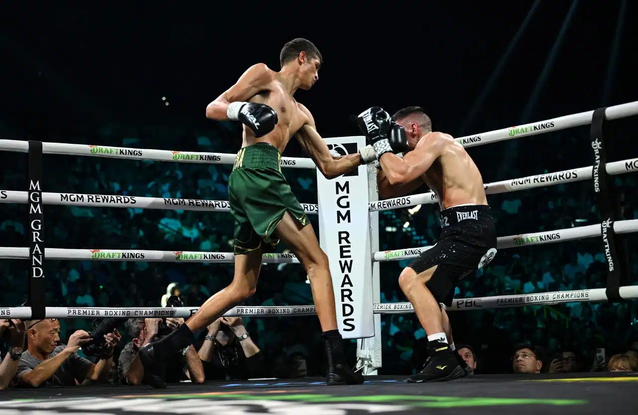 fundora-vs.-tszyu553.jpeg_ͼ.jpg