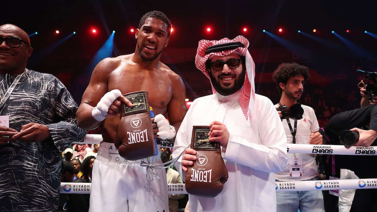 Turki-Alalshikh-and-Anthony-Joshua.jpg