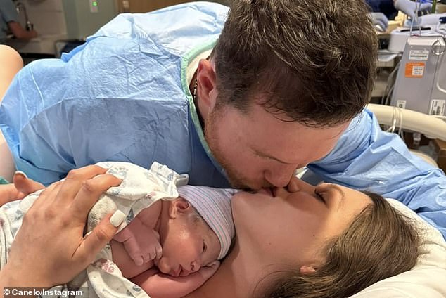 102027709-15085251-Canelo_s_daughter_Eva_Victoria_was_born_around_four_weeks_ago.jpg
