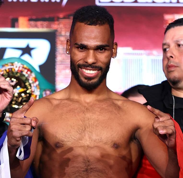 Shakur_Stevenson_vs_Edwin_De_Los_Santos_pose_098a3a88f8.jpg