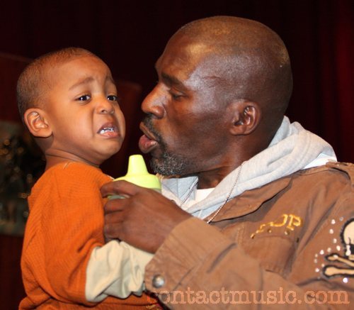 floyd_mayweather_jr%27s_trainer_1689589.jpg