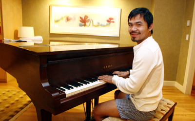 Pacquiao%20NY%20arrival%2090909_001a.jpg