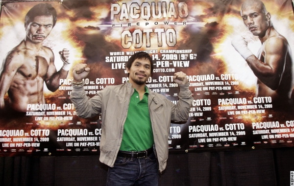 Pacquiao_arrival_91110_004a.jpg