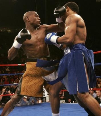 Mitchell-Floyd-Mayweather%20boxnews%206.jpg