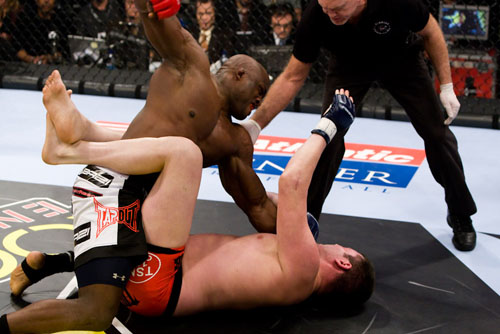 102_Wes_Sims_vs_Bobby_Lashley.jpg