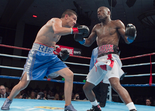 FreddyHernandezvsDeMarcusCorley1.jpg