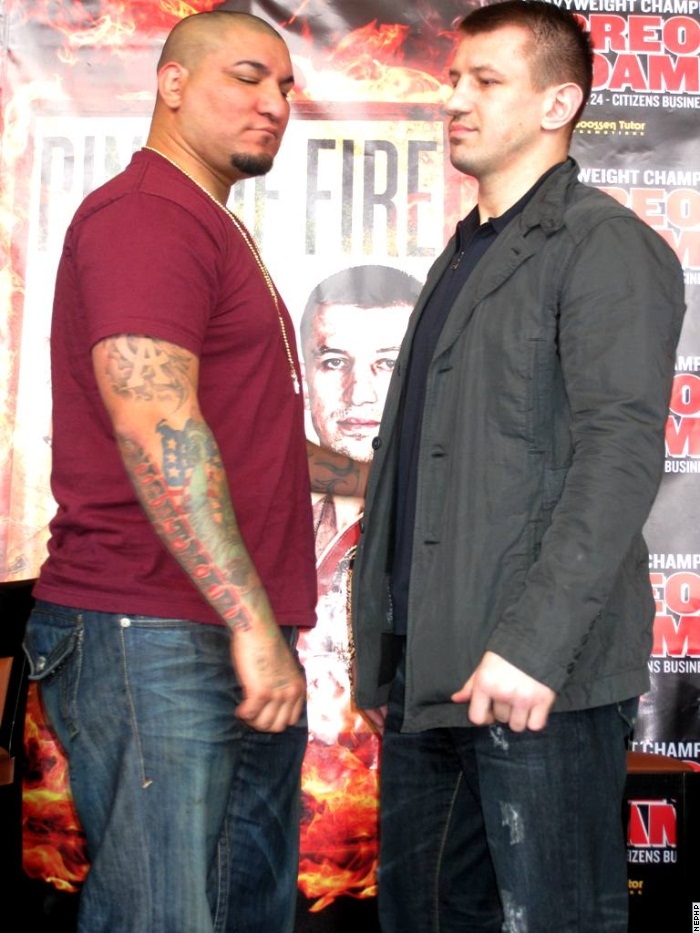 Arreola_-_Adamek_-_Photo_Credit_Przemek_Garczarczyk.jpg