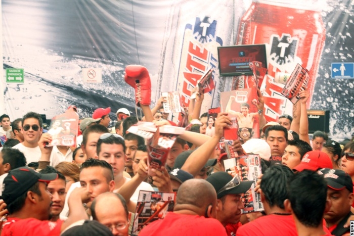 gente_en_la_firma[1].jpg