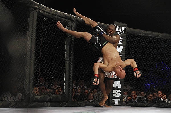 20100522050037_Mike_Campbell_vs_Yves_Edwards_0037.jpg