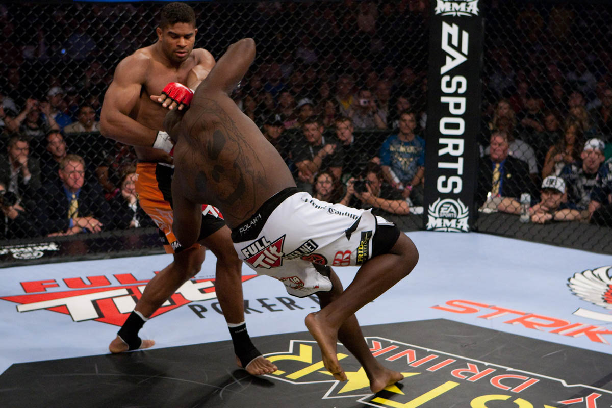 10_Overeem_vs_Rogers1.jpg