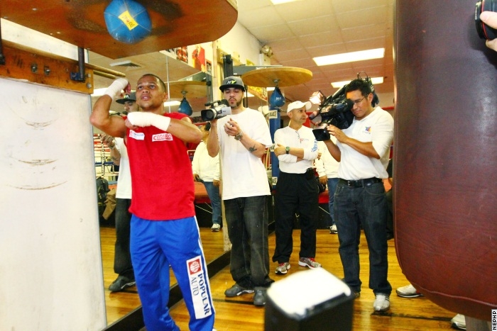 CALDERON_ENTRENA_EN_NYC_03.jpg